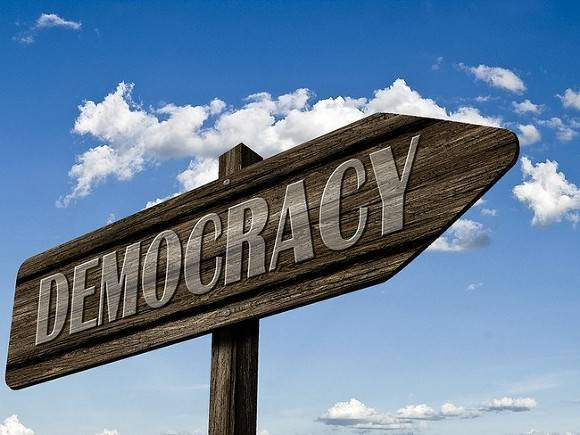 ЛЕГІТИМНІСТЬ=ДЕМОКРАТІЯ???